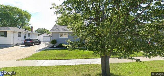 Larawan ng 217 Wallasey Street sa Winnipeg, Manitoba