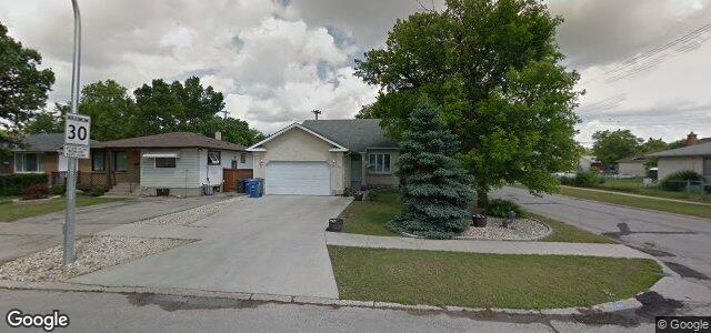 Larawan ng 303 Wallasey Street sa Winnipeg, Manitoba