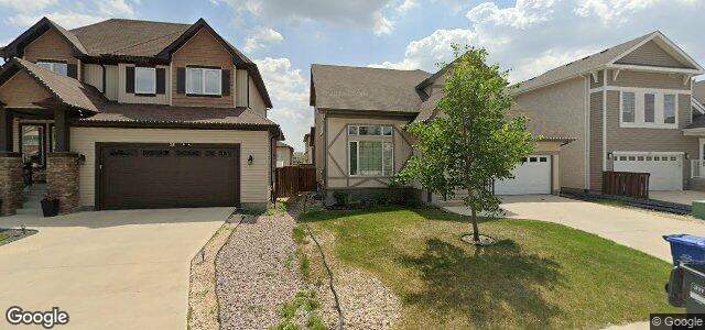 Larawan ng 32 Maple Creek Road sa Winnipeg, Manitoba