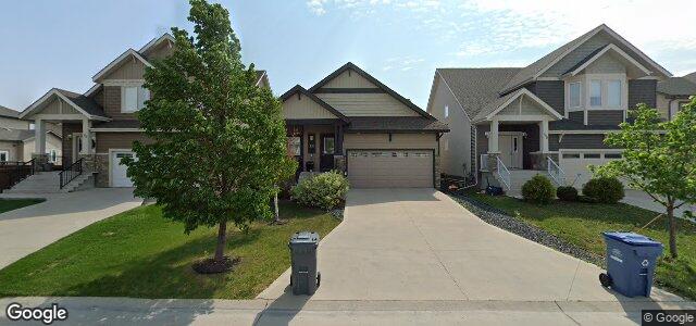 Larawan ng 100 Bellflower Road sa Winnipeg, Manitoba