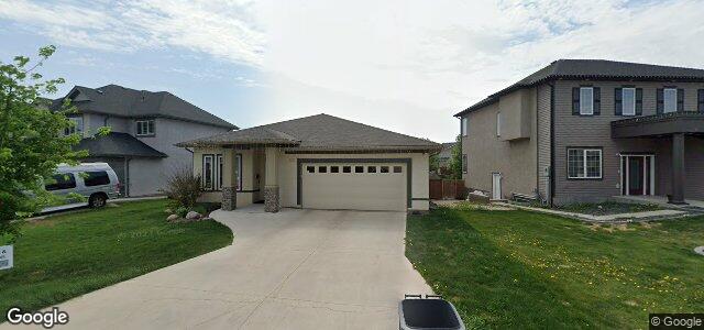 Larawan ng 100 Bluemeadow Road sa Winnipeg, Manitoba