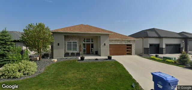 Photo of 212 Lake Bend Road in Winnipeg, Manitoba