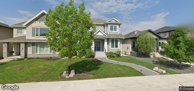 Larawan ng 32 Red Spruce Road sa Winnipeg, Manitoba