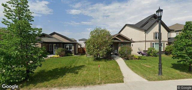 Larawan ng 35 Bellflower Road sa Winnipeg, Manitoba