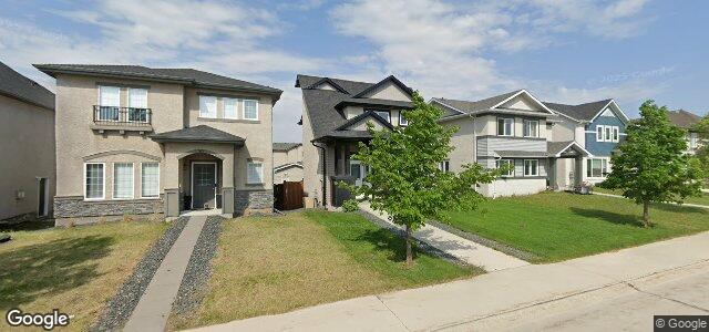 Larawan ng 52 Red Spruce Road sa Winnipeg, Manitoba