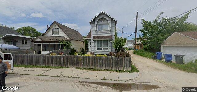 Larawan ng 12 Juba Street sa Winnipeg, Manitoba