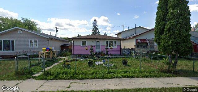 Photo of 1816 Mcdermot Avenue W in Winnipeg, Manitoba