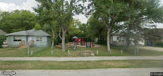 Larawan ng 1845 Midmar Avenue sa Winnipeg, Manitoba