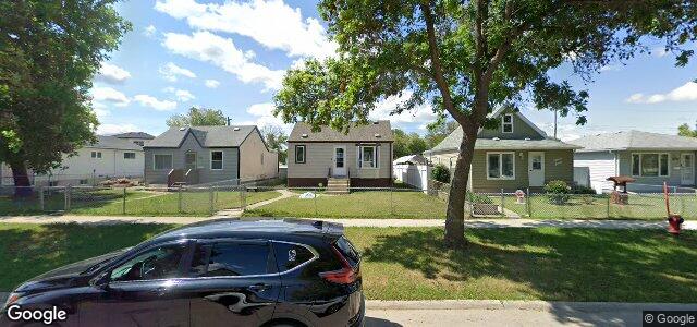 Photo of 1888 Bannatyne Avenue W in Winnipeg, Manitoba