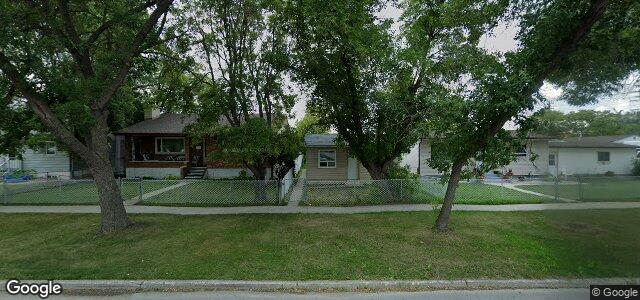 Larawan ng 2002 Pacific Avenue W sa Winnipeg, Manitoba