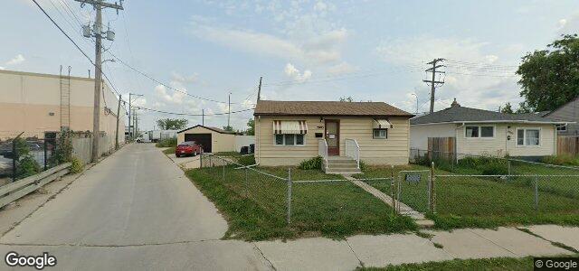 Larawan ng 2003 Alexander Avenue sa Winnipeg, Manitoba