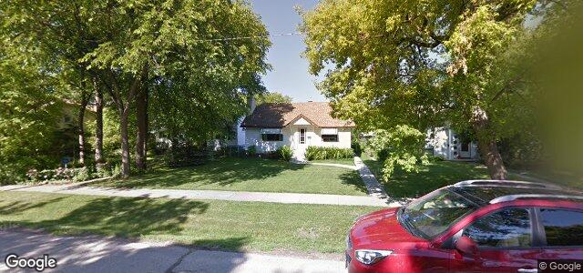 Larawan ng 28 Deer Lodge Place sa Winnipeg, Manitoba