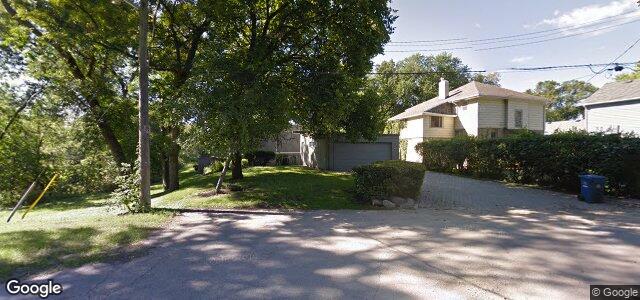 Larawan ng 40 Deer Lodge Place sa Winnipeg, Manitoba