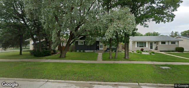 Photo of 1106 Buchanan Boulevard in Winnipeg, Manitoba