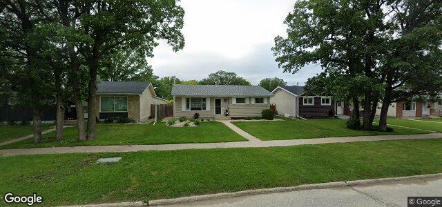 Larawan ng 1110 Buchanan Boulevard sa Winnipeg, Manitoba