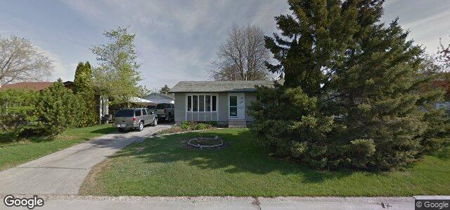Larawan ng 208 Bernadine Crescent sa Winnipeg, Manitoba