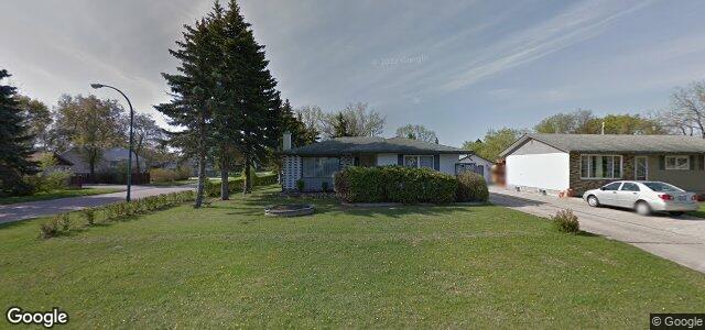 Larawan ng 215 Bernadine Crescent sa Winnipeg, Manitoba