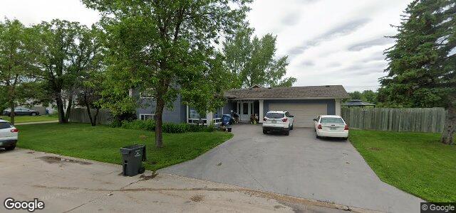 Larawan ng 235 Risbey Crescent sa Winnipeg, Manitoba