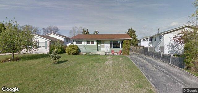 Larawan ng 302 Bernadine Crescent sa Winnipeg, Manitoba