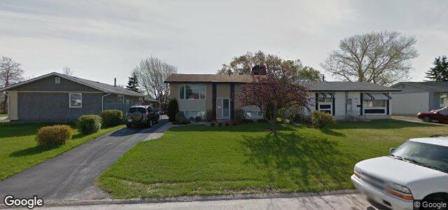 Larawan ng 303 Bernadine Crescent sa Winnipeg, Manitoba