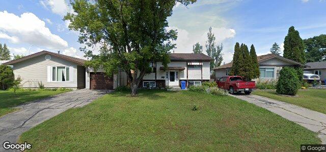 Larawan ng 303 Risbey Crescent sa Winnipeg, Manitoba