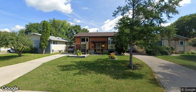 Larawan ng 334 Risbey Crescent sa Winnipeg, Manitoba