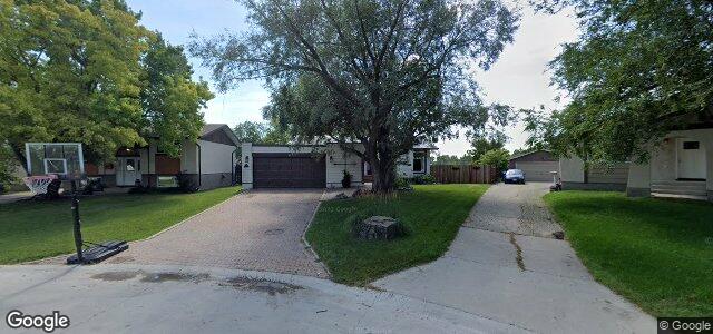 Larawan ng 355 Risbey Crescent sa Winnipeg, Manitoba