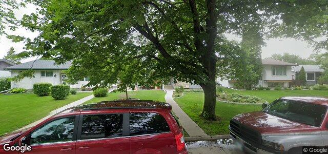 Larawan ng 42 Russenholt Street sa Winnipeg, Manitoba