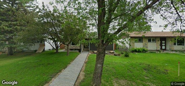 Larawan ng 51 Russenholt Street sa Winnipeg, Manitoba