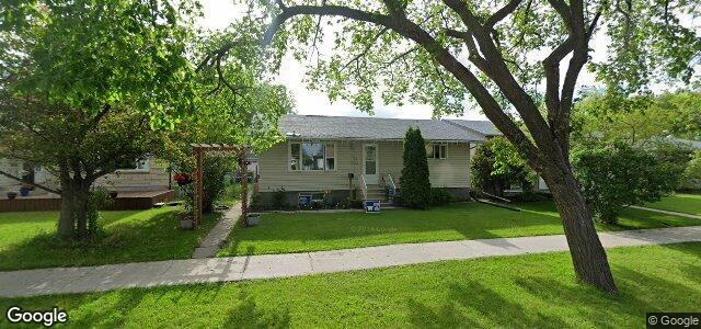 Larawan ng 703 Isbister Street sa Winnipeg, Manitoba
