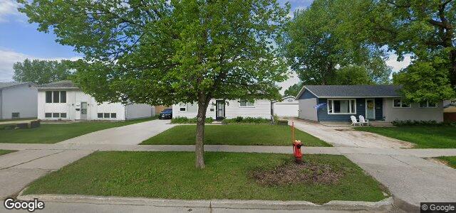 Photo of 796 Isbister Street in Winnipeg, Manitoba