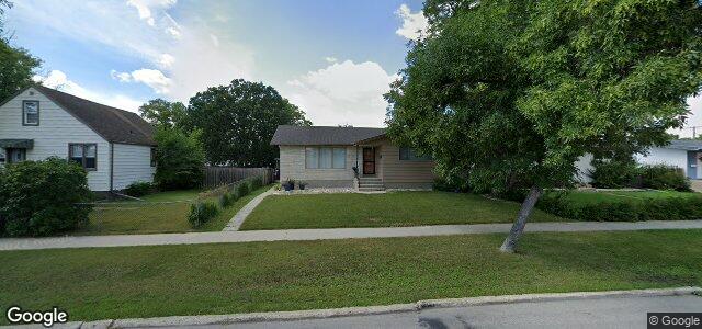 Larawan ng 810 Buchanan Boulevard sa Winnipeg, Manitoba