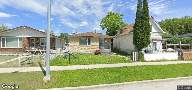 Larawan ng 1035 Burrows Avenue sa Winnipeg, Manitoba