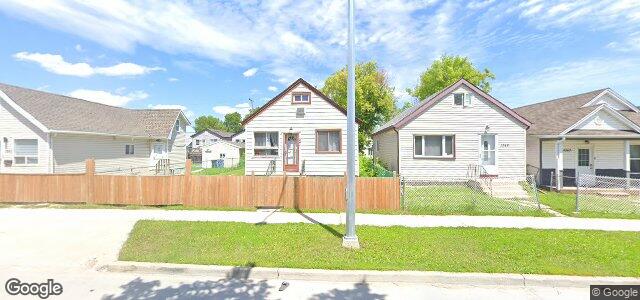 Larawan ng 1047 Burrows Avenue sa Winnipeg, Manitoba