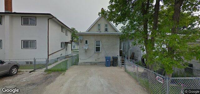 Larawan ng 1066 Burrows Avenue sa Winnipeg, Manitoba