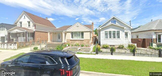 Larawan ng 1093 Burrows Avenue sa Winnipeg, Manitoba