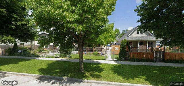 Larawan ng 815 Pritchard Avenue sa Winnipeg, Manitoba