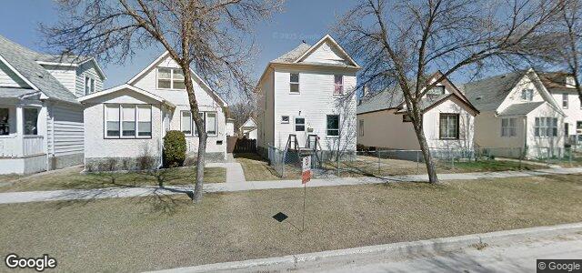 Photo of 821 Manitoba Avenue in Winnipeg, Manitoba
