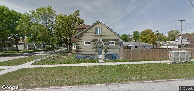 Photo of 835 Manitoba Avenue in Winnipeg, Manitoba