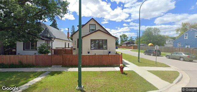 Photo of 886 Magnus Avenue in Winnipeg, Manitoba