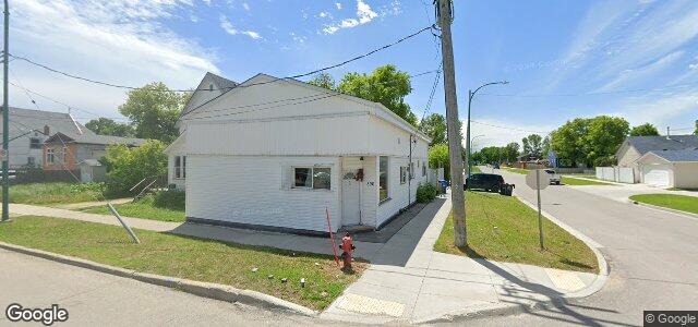 Larawan ng 890 Burrows Avenue sa Winnipeg, Manitoba