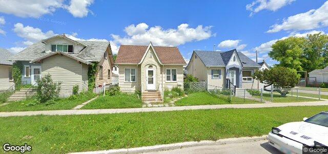 Larawan ng 899 Magnus Avenue sa Winnipeg, Manitoba