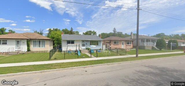 Larawan ng 1561 Selkirk Avenue sa Winnipeg, Manitoba