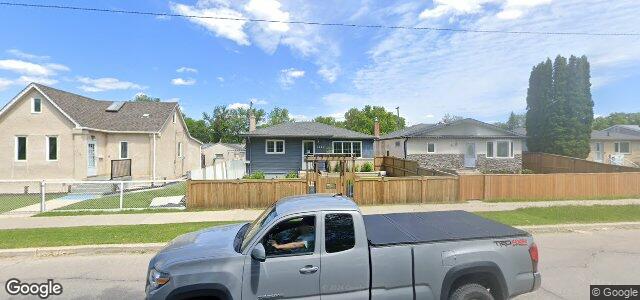 Larawan ng 1641 Selkirk Avenue sa Winnipeg, Manitoba