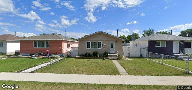 Larawan ng 1703 Selkirk Avenue sa Winnipeg, Manitoba