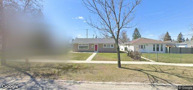 Larawan ng 1712 Manitoba Avenue sa Winnipeg, Manitoba