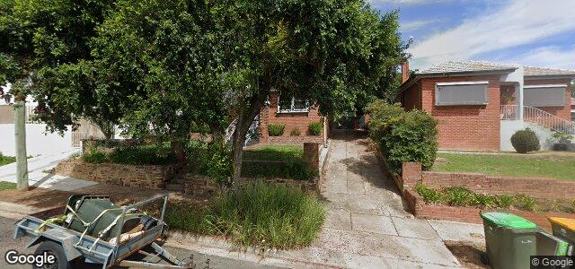 Larawan ng 44 Railway Street sa Winnipeg, Manitoba