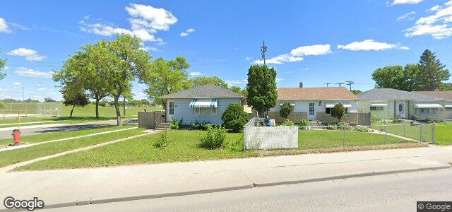Larawan ng 703 Keewatin Street sa Winnipeg, Manitoba