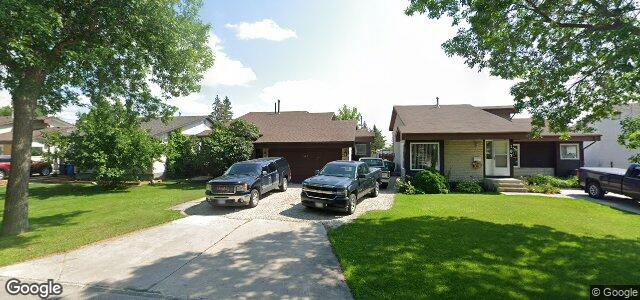 Photo of 103 Foxborough Road in Winnipeg, Manitoba