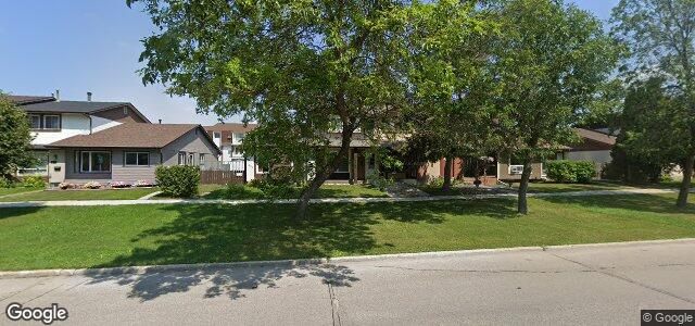 Larawan ng 1055 Kildare Avenue E sa Winnipeg, Manitoba